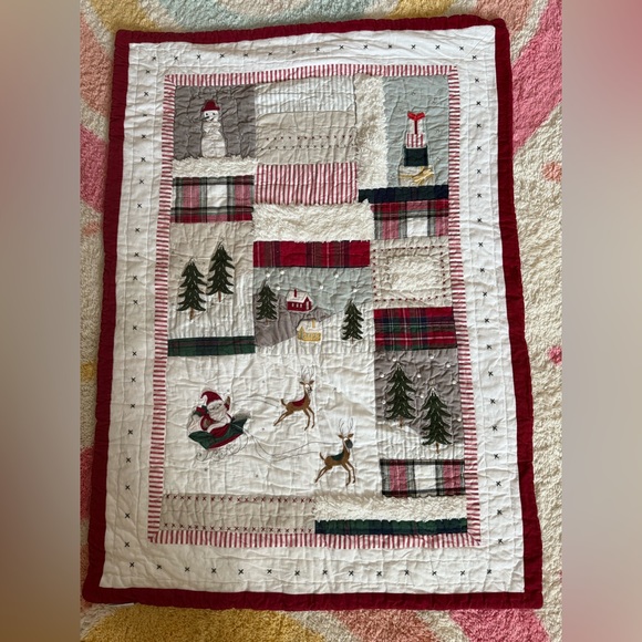 Pottery Barn White Red Quilt Blanket with Santa and Reindeer Crib size - Picture 3 of 13